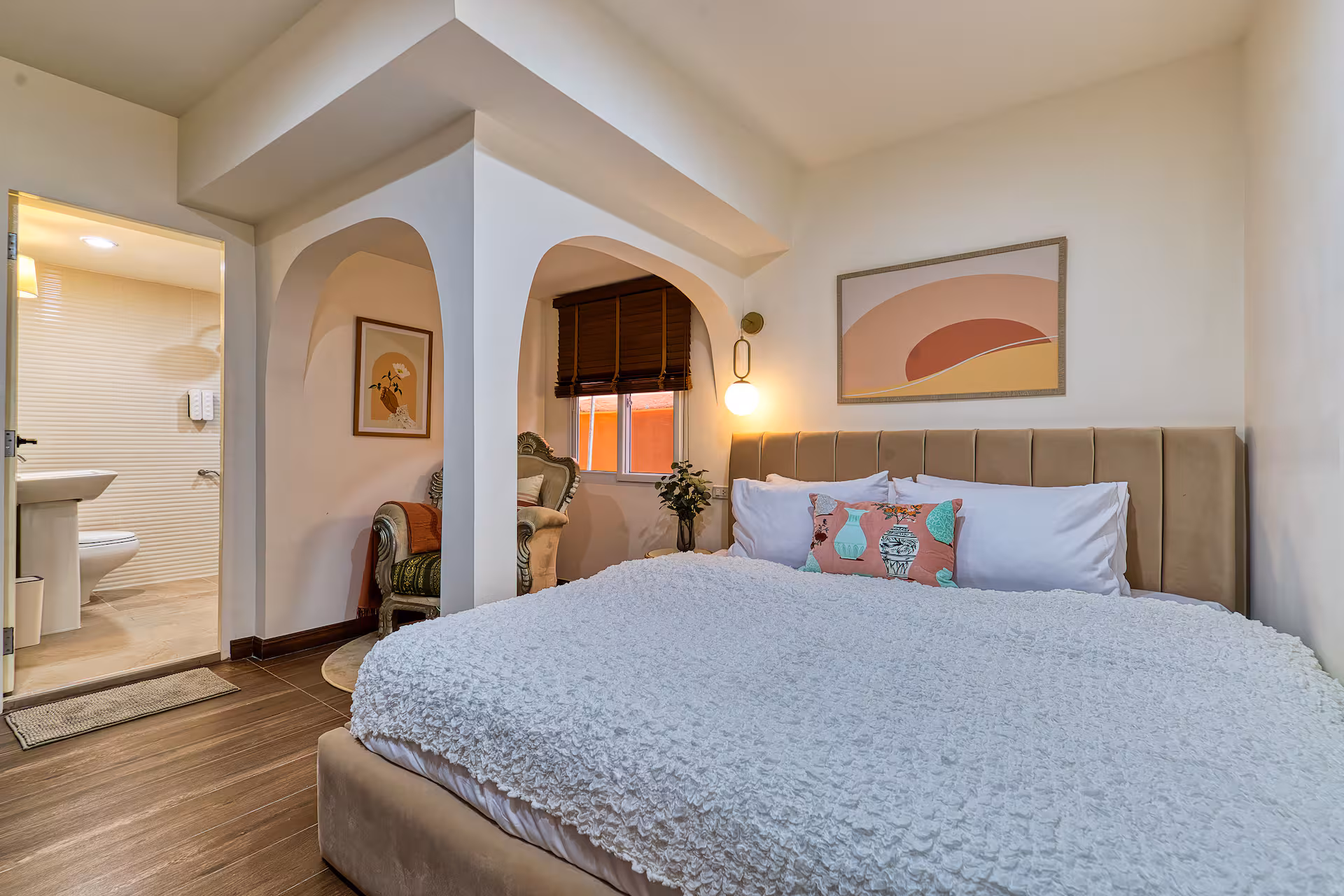 The Chiang Mai Private King Room with its own ensuite bathroom.