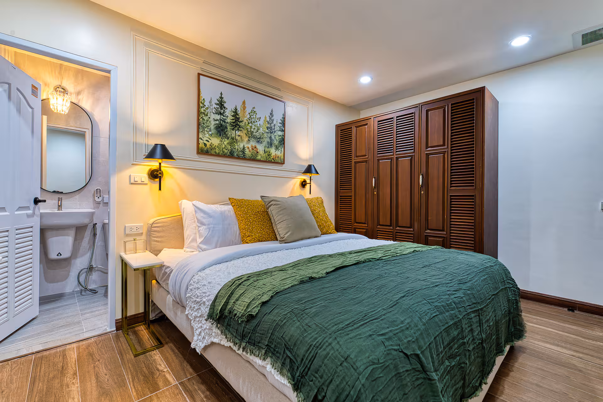 The Koh Samui Private King Room with its own ensuite bathroom.